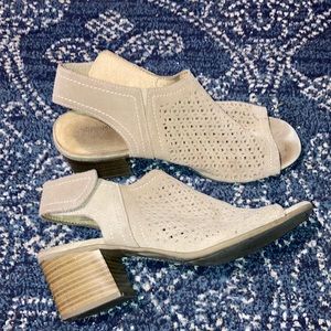 tan heeled booties
